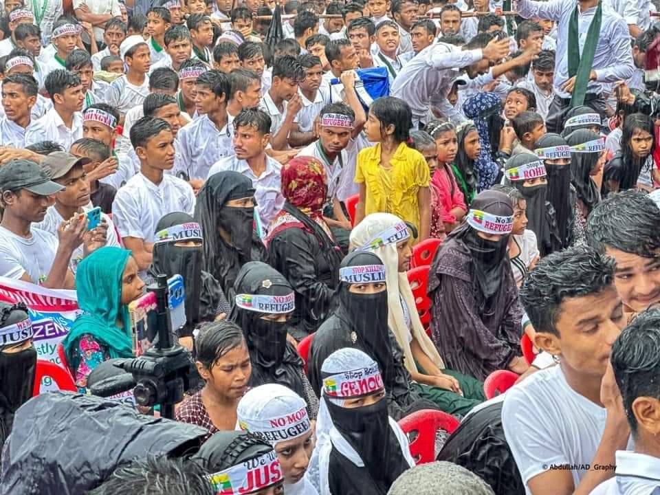 romddullah1's tweet photo. Black day of 25 August. Never forget #genocide.Stop #killing Rohingya In#Arkhan.We want #justice.#No_More_Refugee_Life.We want to go back #our_mother_land.We are Rohingya.We are no Bangla.#SaveRohingyaMuslim #ALjazerra
#ICJ
#Justice for Rohingya https://t.co/RczMUeRs1w