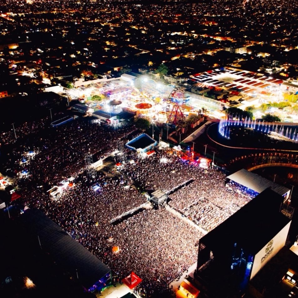Kenia OS esta noche ante 75MIL personas con su show en San Luis Potosí.