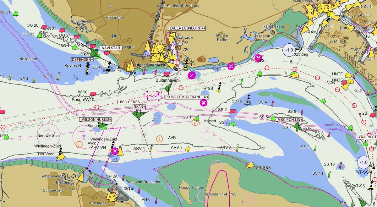 Op 20 september 2005 om 0310 stapt, op Vlissingen rede, de BE loods aan boord van het 277m lange containerschip Fowairet. Er heerst een flauw briesje, windkracht 2 uit het Westen en de zichtbaarheid is fantastisch. (1/22)