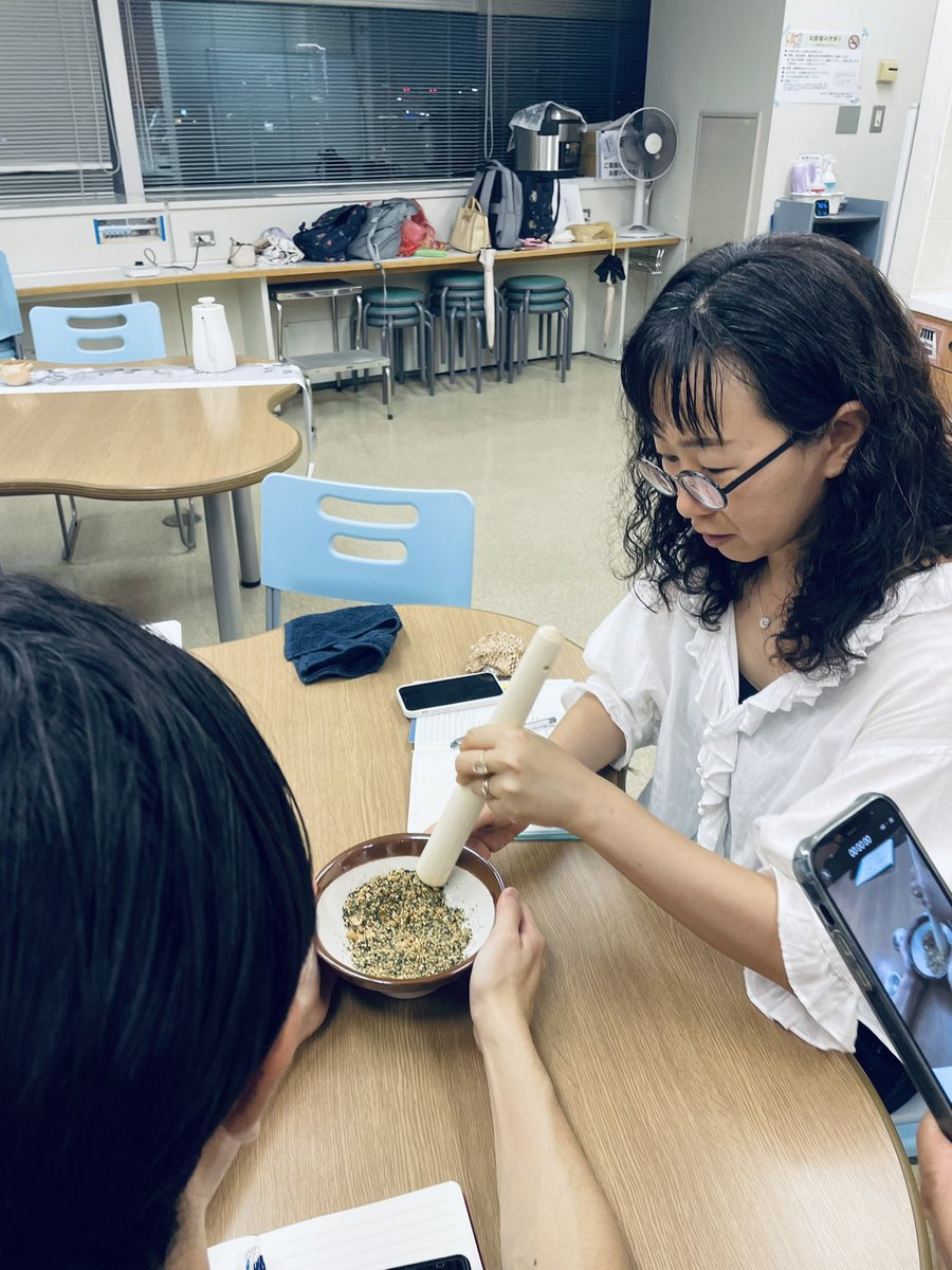 玩擂茶⋯⋯
客家文化的一種表現