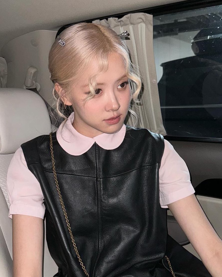 ROSÉ tweet media