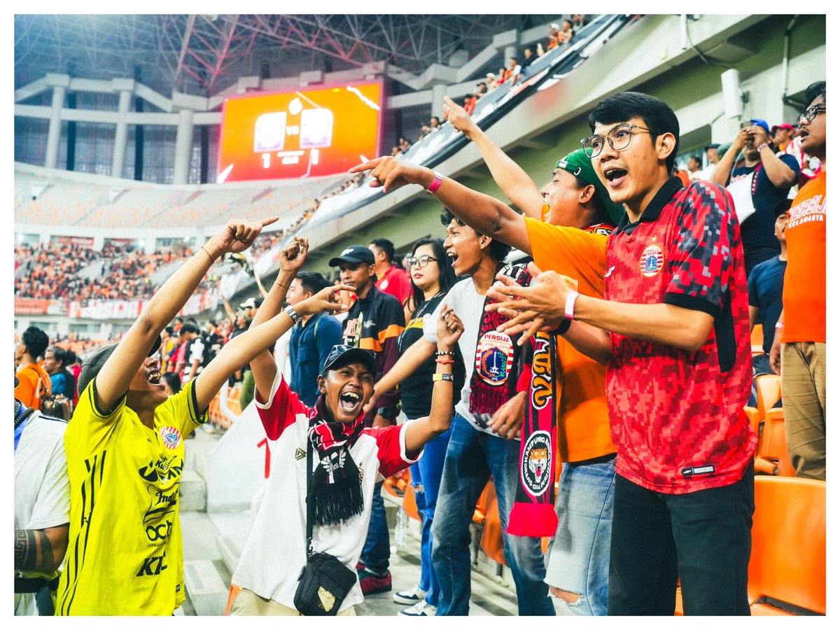aniesbaswedan's tweet photo. Kandang Macan Kemayoran terbukti angker buat lawan, alhamdulillah Persija Jakarta berhasil taklukkan Persis Solo 2-1.

Malam minggu full senyum bersama The Jakmania di JIS. 🙂

#PersijaDay https://t.co/24eJkYsUdF