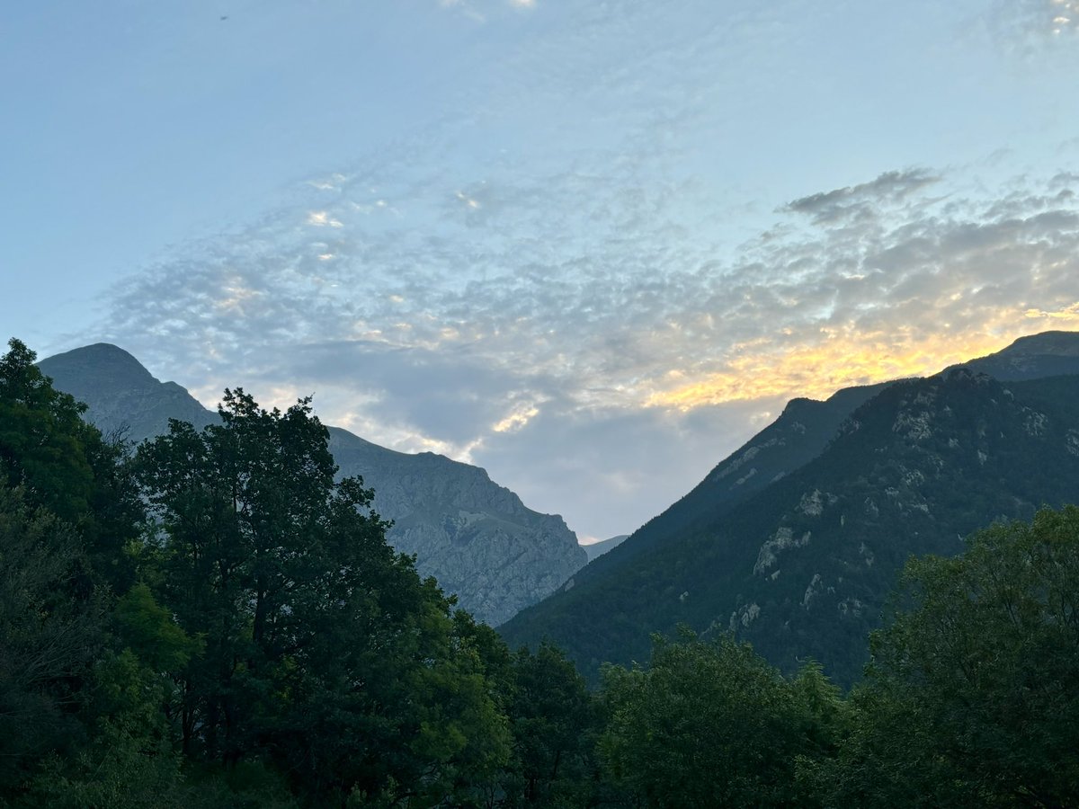 Cattrackview's tweet photo. Bon dia !! Queralbs.
@RipollesTurisme @elripolles @el9nou @vallderibes @ValldeNuria @parcscat @CAT_deSetmana @eltempsTV3 https://t.co/zoLSrxNxyH