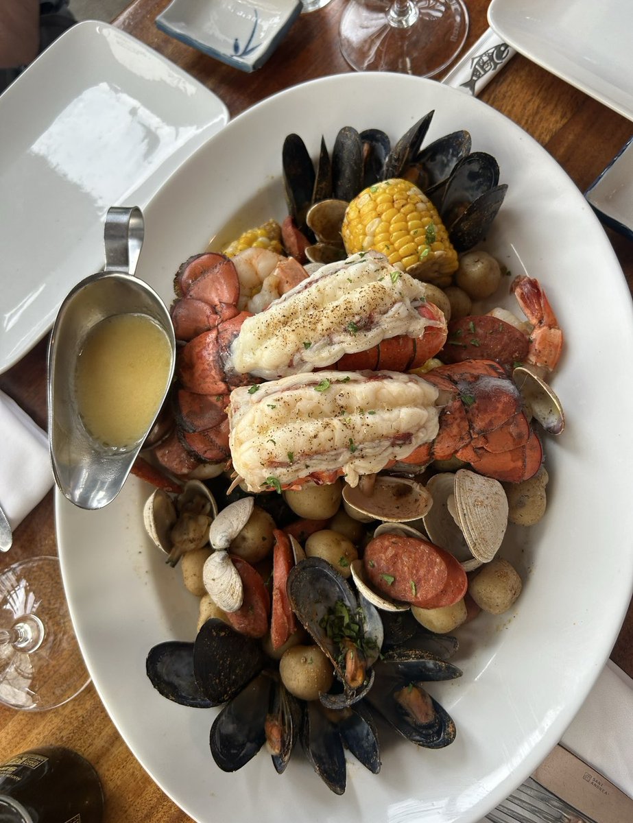 Sunday Night Seafood Boil for Two starts at 4PM!

Enjoy a delicious Seafood Boil with a pound of mussels and clams, jumbo prawns, two lobster tail, Old Bay Broth, andouille sausage, potatoes and local corn on the cob.