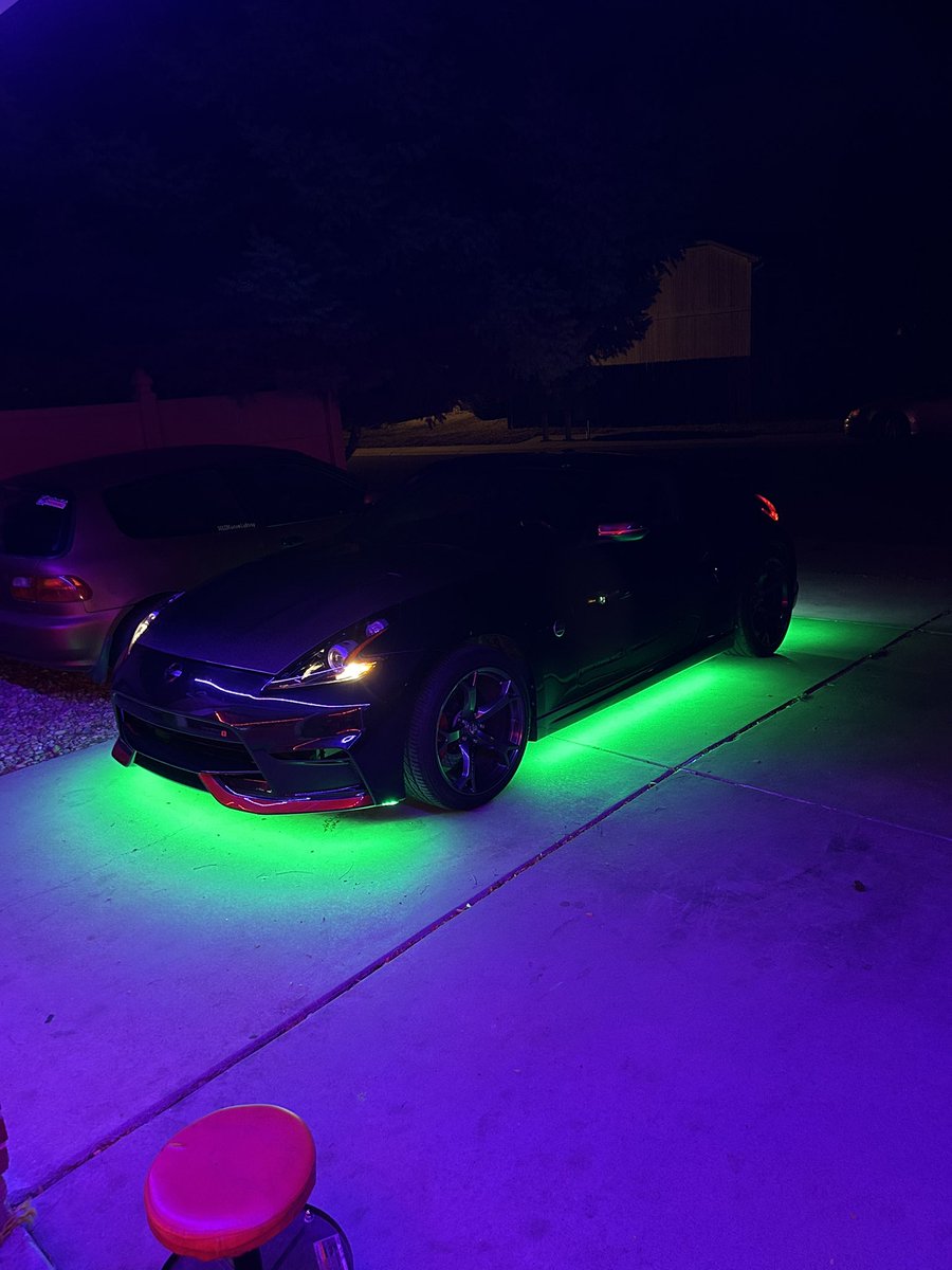 WeedTronix's tweet photo. Gotta love the lights man! #soledcustomlighting https://t.co/DY8XoaISD0