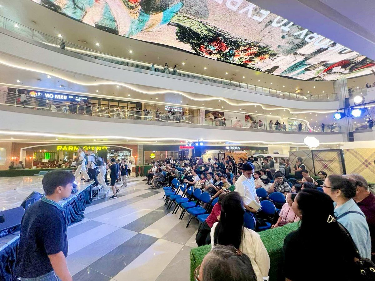 AranetaCity's tweet photo. Experience history while living the moment. 🇵🇭
Last day of HistoEx! If you haven't visited yet, make sure to drop by today at the Quantum Skyview, Upper Ground B, Gateway Mall 2. 🫡✨
#AranetaCity #CityOfFirsts #GatewayMall2 #AranetaAt70 #HistoEx #MakeItHistoric https://t.co/g1OO2eUH5Y
