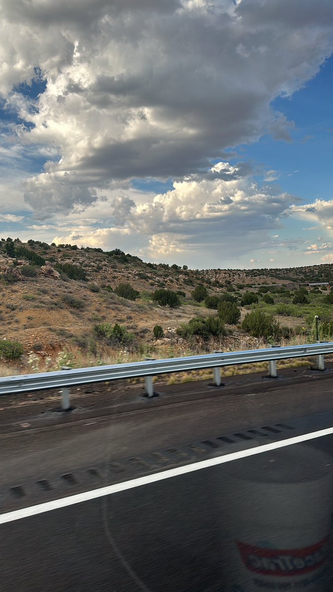 quelixndaa's tweet photo. GA🚐AZ so far https://t.co/clp4Da9FK0