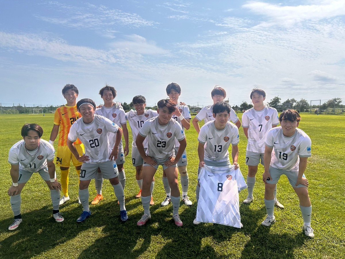hi_de21's tweet photo. VSトヨタ４ー０勝ち！やっと首位！後２試合⚽️ https://t.co/Cknlq1a68y