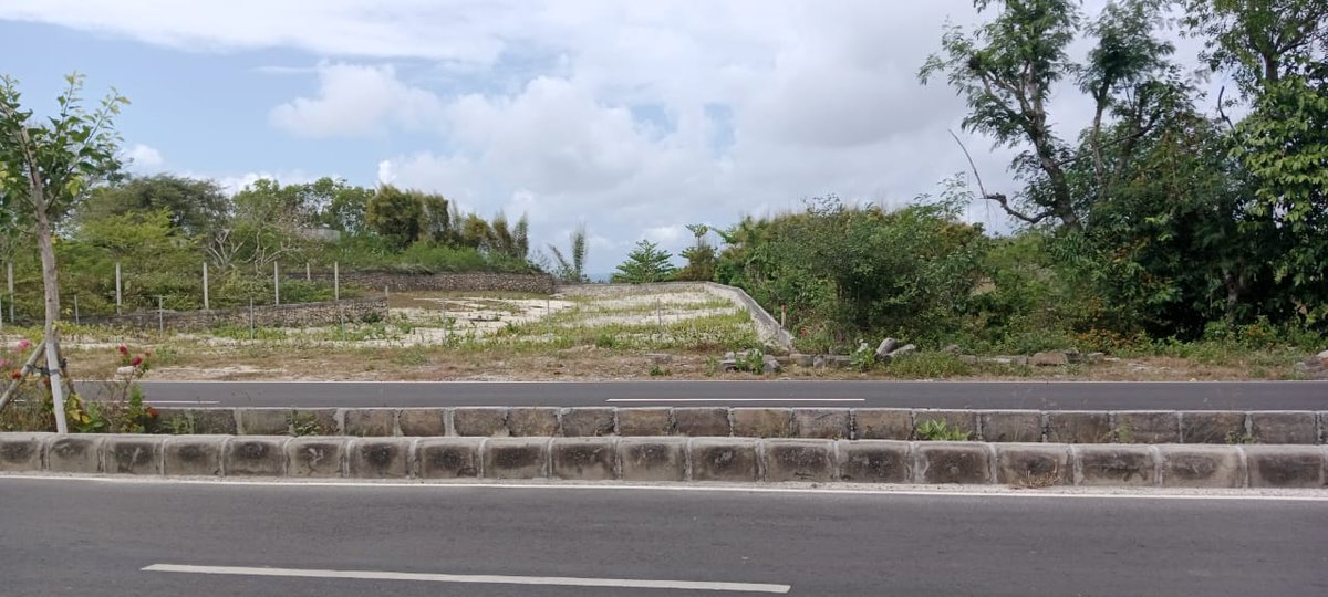 emaskam's tweet photo. Dijual tanah bidang kecil view laut, jl Nusa Dua selatan, Benoa, Kuta selatan, Bali
° luas tanah 100 m²
° sertipikat shm, zona kuning
° Jalan Paving 5 meter
° hanya 50 meter dr jl Nusa Dua Selatan. 
° siap bangun pdam listrik ok
° harga 600jt/are
° https://t.co/21jybcMQXZ (kam) https://t.co/ko7WUcaW67