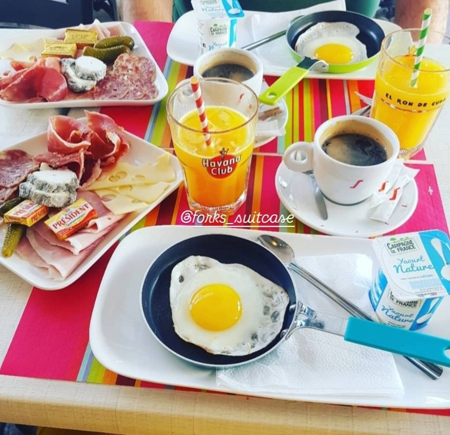 forks_suitcase's tweet photo. French Riviera Cรดte d'Azur #breakfast #frenchbreakfast #frenchriviera #cotedazur #France #food #foodie #foodphotography #travelphotography #travel #photography https://t.co/D8EgjlJo6B