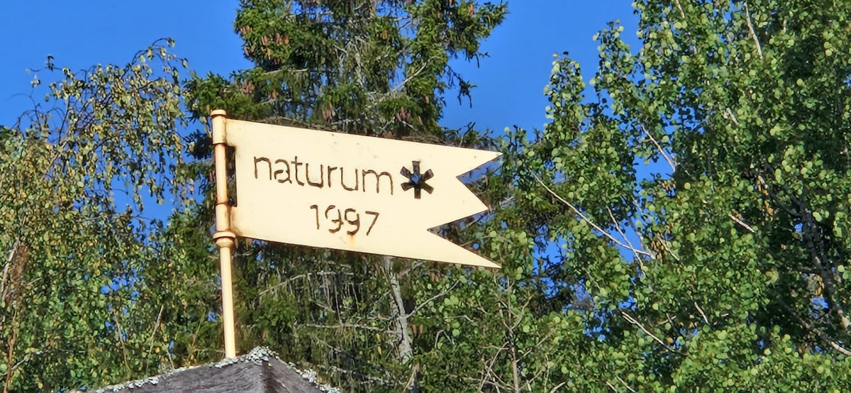 leif_oster's tweet image. De senaste åren har årligen mellan 1-1,4 miljoner människor besökt fina Tyresta nationalpark. Ger massor av nyttigheter till samhället

Men nu begränsas underhåll, skötsel samt öppettider av Naturum pga regeringens dramatiska nedskärningar.

Trist och fel prioriterat, tycker jag.