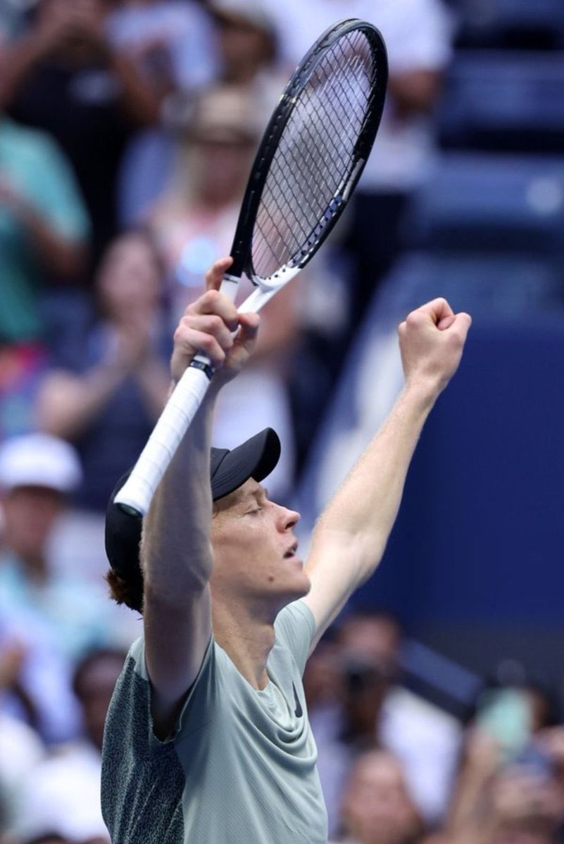 Legend <a href="/janniksin/">Jannik Sinner</a>