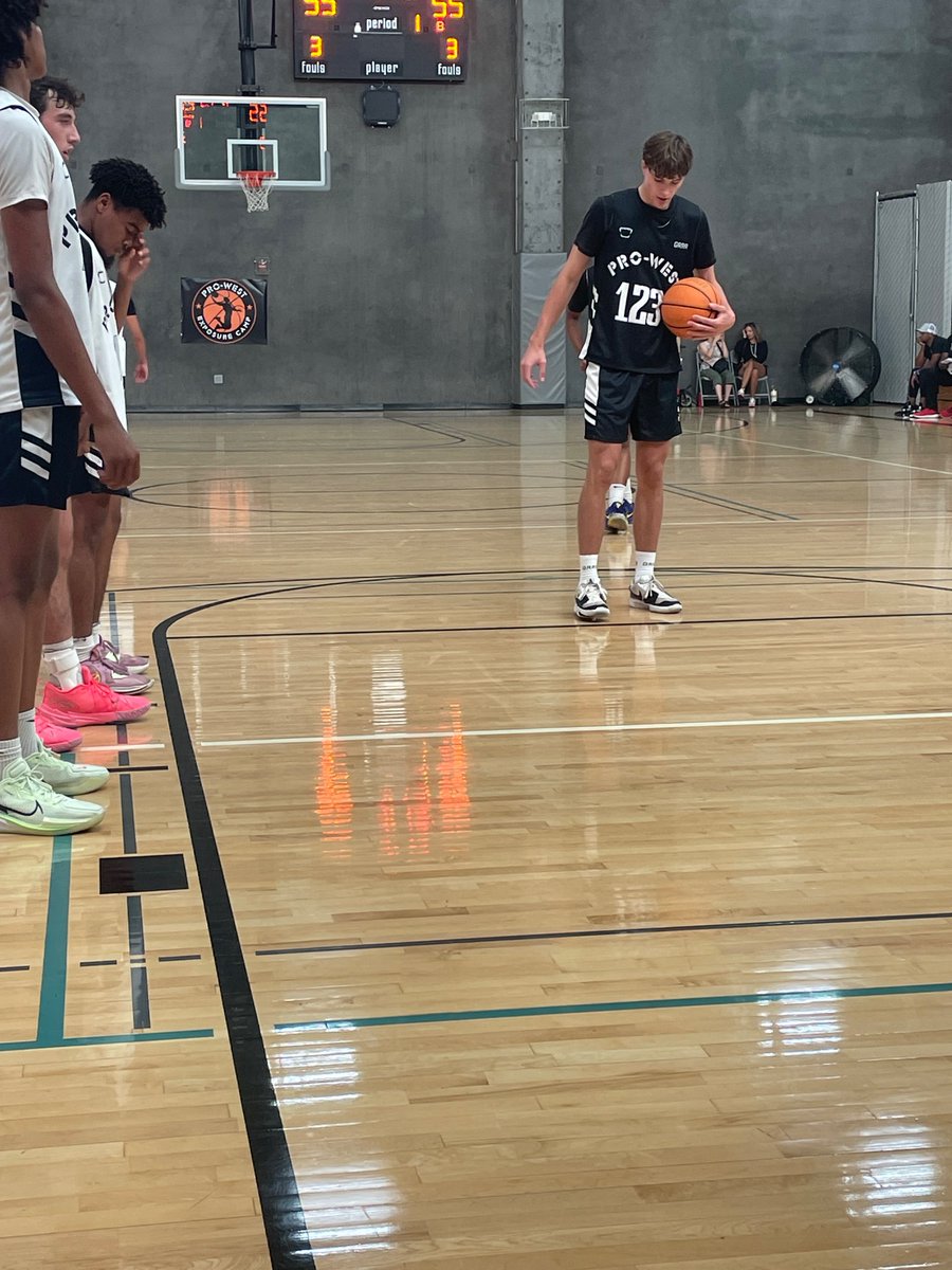 Humble831's tweet image. A great way ending to this weekend at Pro-West Exposure Camp x Hoop Executives 

#GRRR #attacklife