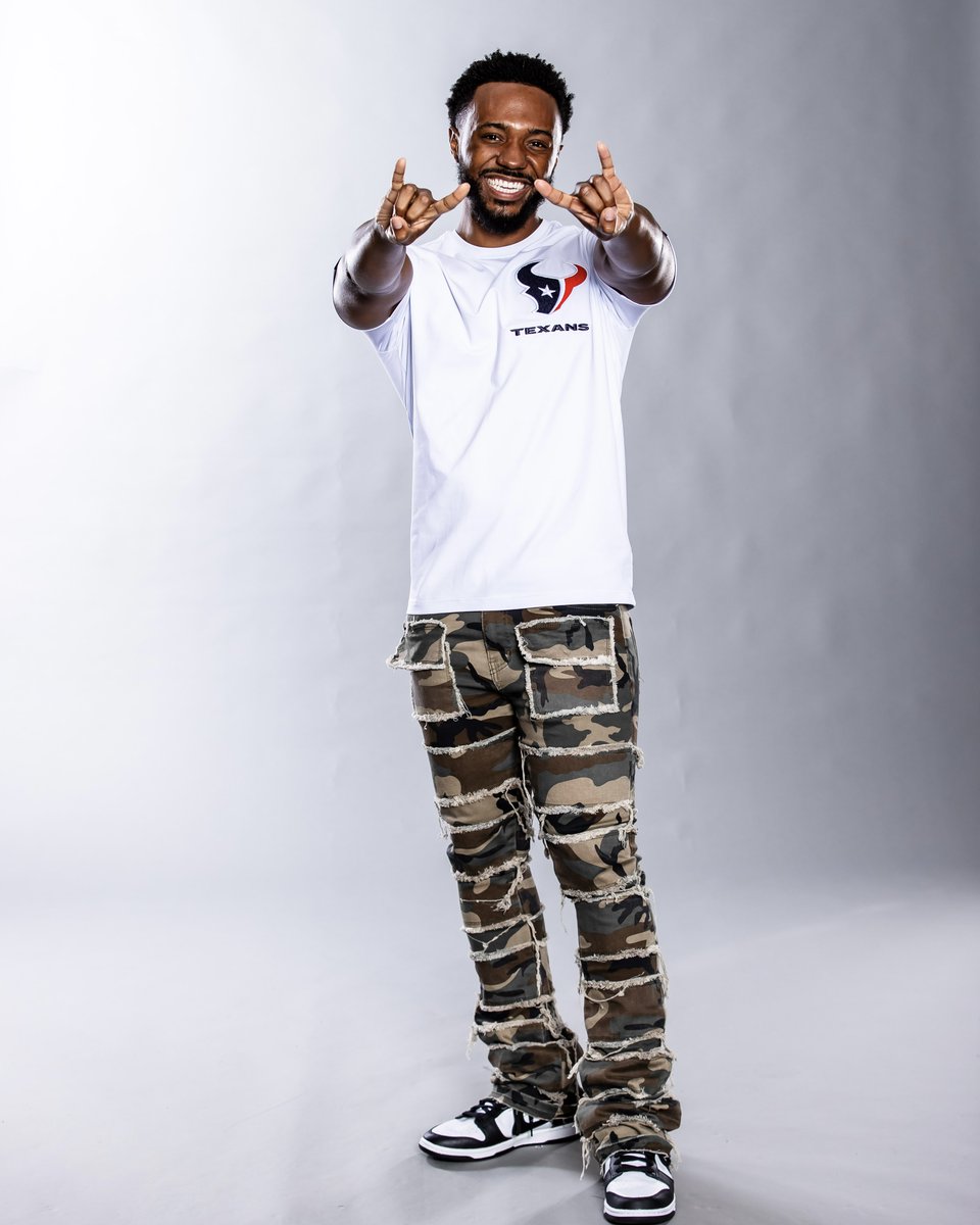 shea_jordan's tweet image. And that’s an #NFL WK 1 victory for @houstontexans!!! The revitalized team put their best foot forward to start a dynamic season in HOU.

Special s/o to @stefondiggs: with his first catch as a Texan, he surpassed 10,000 receiving yards for his career. 🏈🤘🏾#HTownMade #HOUvsIND