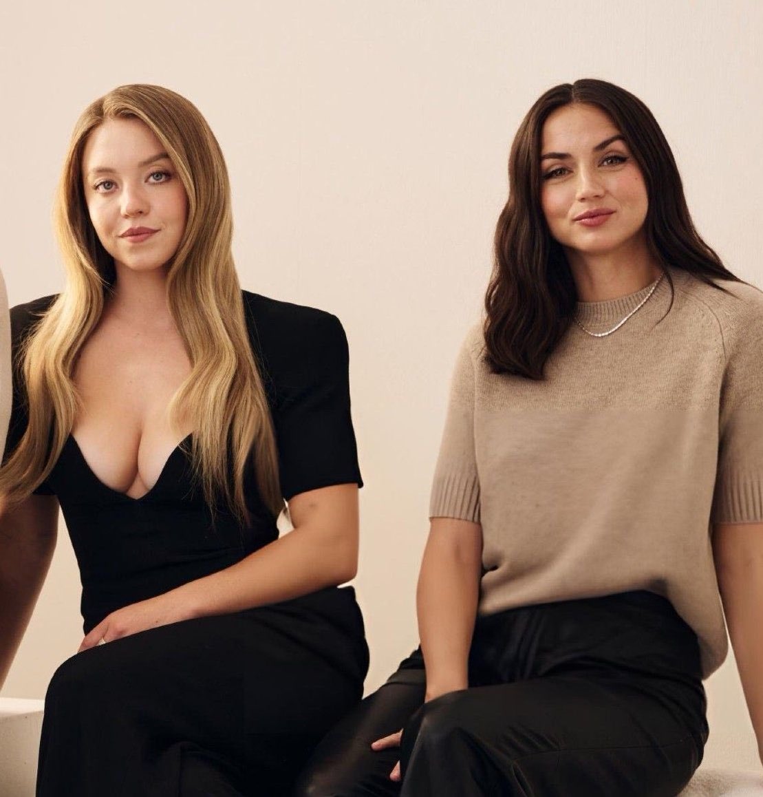 no thoughts… just ana de armas and sydney sweeney ♡