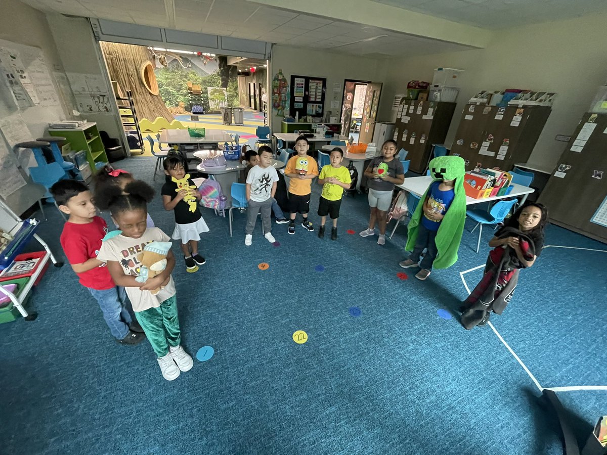Magic Envelope #5! Stuffy and blanket day. We’ve earned 50 class compliments so far this year! Thanks <a href="/ShawndeceF/">Shawndece Fairrow</a> for establishing this Positive Behavior System. #magicenvelope #PositiveBehavior #Classcompliments <a href="/HumbleISD_NBE/">North Bend Elementary</a> <a href="/HumbleISD/">Humble ISD</a>