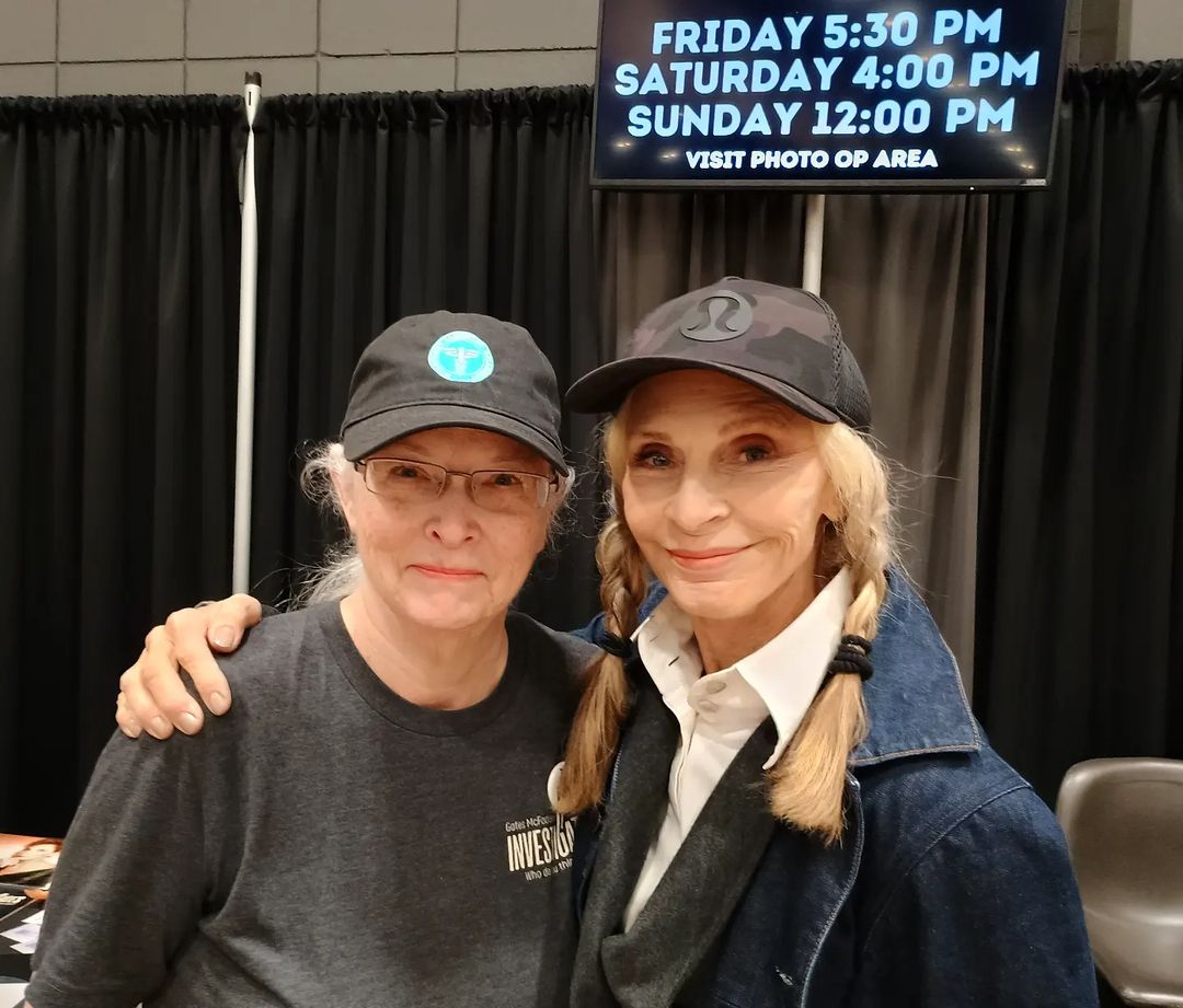 LillieDeans's tweet photo. Best #StarTrekDay Ever! ๐๐๐
#gatesmcfadden #arkansascomiccon #beverlycrusher #giddyontheinside https://t.co/vQIs4Ujqh4