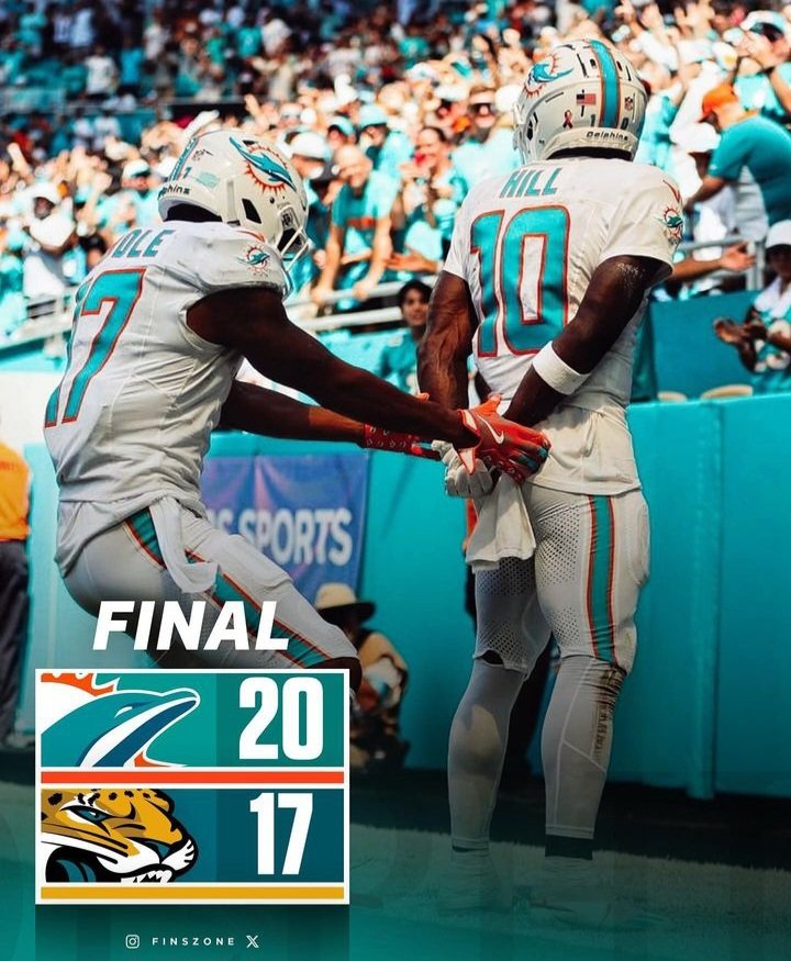 andrew101975's tweet image. First game of the season #PhinsUp 🐬