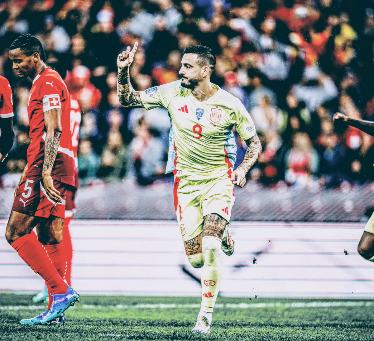 gyezi_'s tweet image. •--- 💔 Mhan! Joselu plays ball in fckin&apos; Qatar!
#SUIESP