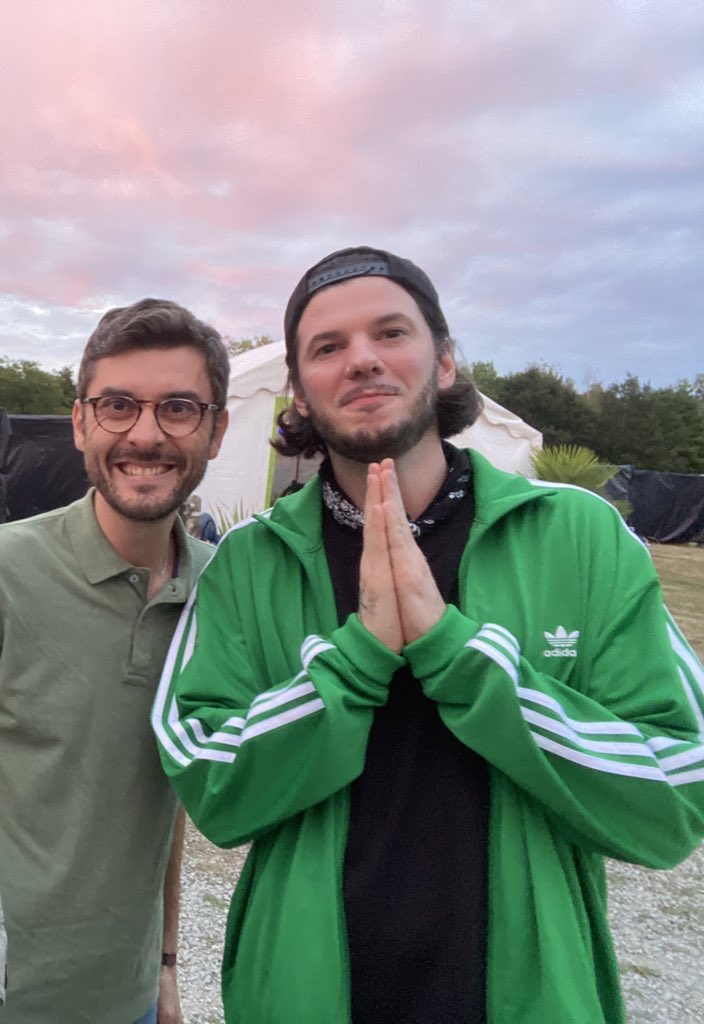 Rarement un artiste ne m’aura autant touché, sa musique est pour moi un refuge. Je rêvais de le lui dire. Merci infiniment <a href="/Fakearmusic/">Fakear</a> pour ce moment de partage et d’échanges que je ne suis pas près d’oublier ♥️