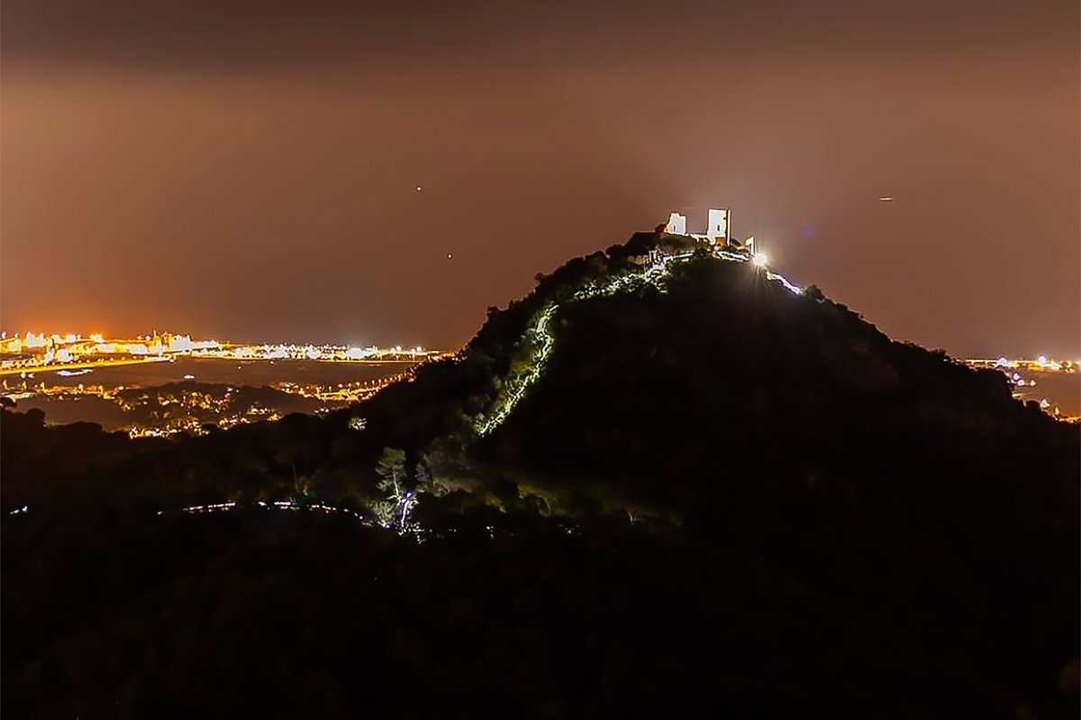 🏰La <a href="/BurriacATAC/">Burriac ATAC!</a> en estat pur❗

L’edició número 19 va esgotar els dorsals (750 per les dues proves) amb una llarga llista d'espera.
La prova va passar per <a href="/VilassardeMar/">Vilassar de Mar</a>, <a href="/ajcabrils/">Ajuntament de Cabrils</a> , <a href="/ajargentona/">Ajuntament Argentona</a> i <a href="/ajcabrerademar/">Cabrera de Mar</a> 

▶ Reportatge i fotos: esportiumaresme.cat/burriac-atac-2…

📸Pep Morata