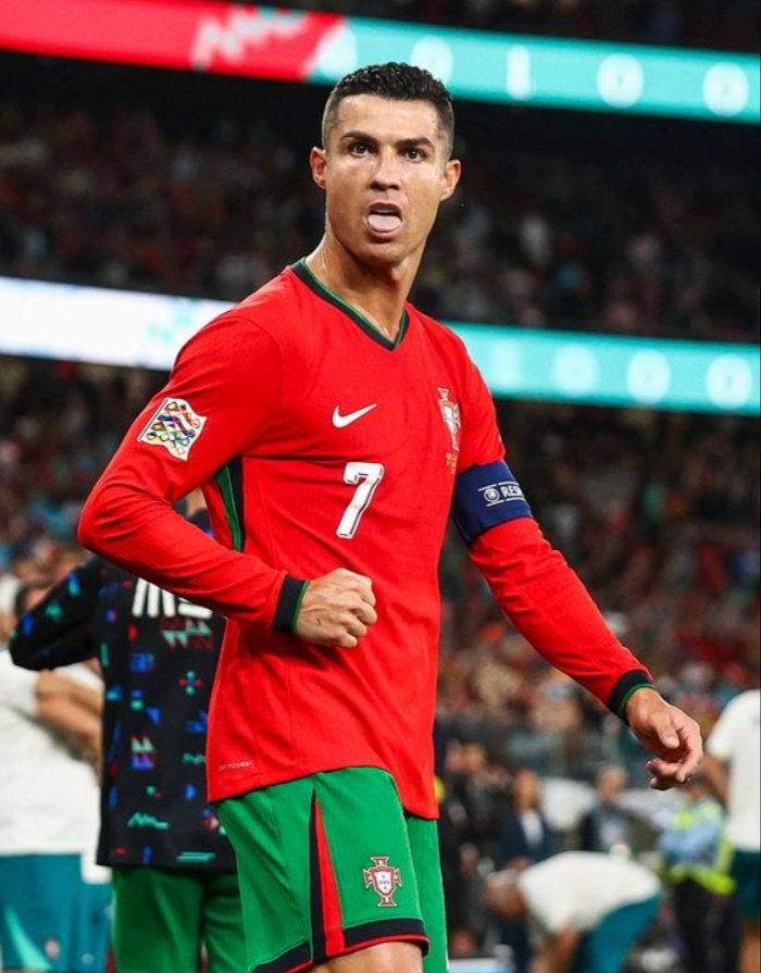 Jayfizzl's tweet photo. Portugal Vs Scotland was a Manchester United alumni affair. Players that scored:
Bruno Fernandes
Scott Mctominay 
Cristiano Ronaldo

#euro2024 #PortugalvsScotland #NationsLeague #CristianoRonaldo  #ManchesterUnited https://t.co/OOaPmXS13i