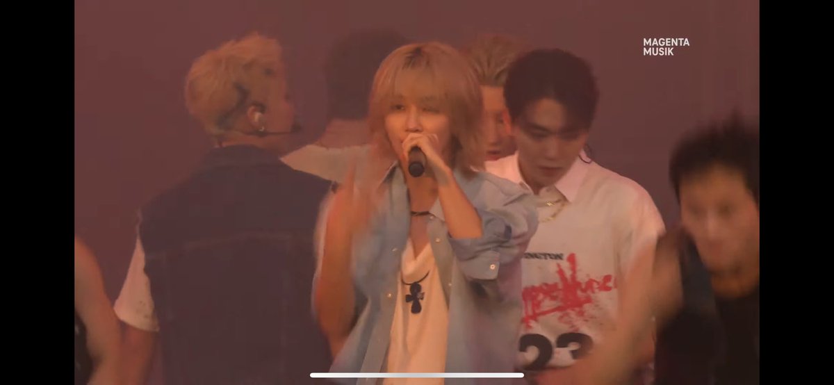 Akiolostic's tweet image. Huhu last stage na ni jeonghan bago magenlist 😭😭