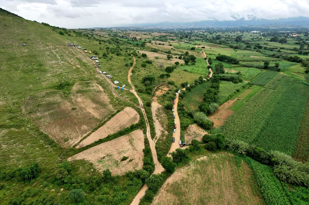Ambiente_GobOax's tweet photo. Esta mañana, desde la Secretaría de Medio @Ambiente_GobOax integramos esfuerzos por la preservación de nuestro medio ambiente.

Participamos en el Mega Tequio de Reforestación en el polígono de Monte Albán, para construir el Desarrollo Integral y Sustentable en Oaxaca.

@salomonj https://t.co/Bax0WgxLX2