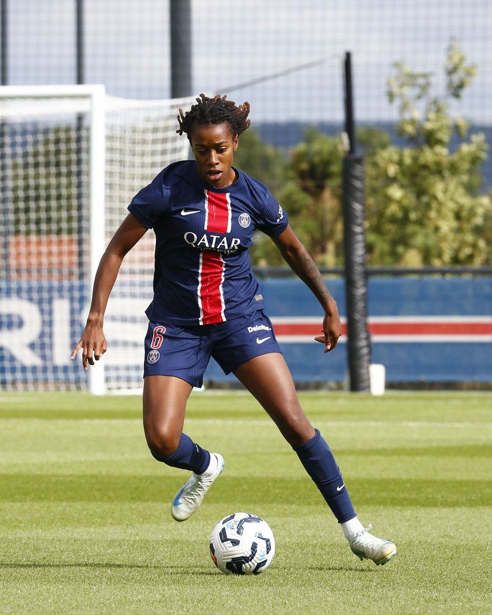 100PSGFeminines's tweet photo. 🎙#ALERTE : 📸 MATCHDAY 🔴🔵

Découvrez quelques images de l'opposition de ce matin au Campus #PSG face à QRM ⤵️

#LTSPF | #PSGQRM https://t.co/XZMBmgadVK