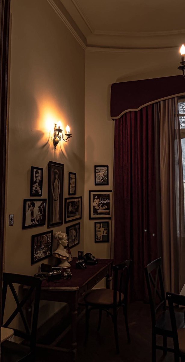 كيف انتهى بك الأمر هكذا ؟ 
- تمكنت  
من ماذا ؟
- من تقبل الأمر .