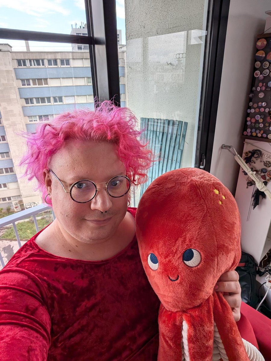 ArthurM_en's tweet image. I like the similarity between us.