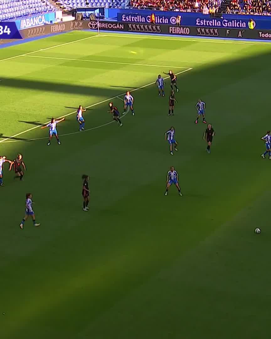 ❗ Ewa Pajor on the rebound gets the breakthrough goal for Barcelona in La Coruña!Watch live for free on DAZN ▶️