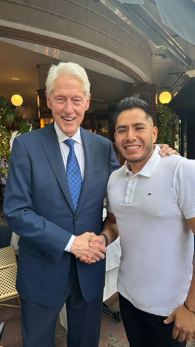 soyivanpinto's tweet image. “If you live long enough, you&apos;ll make mistakes. But if you learn from them, you&apos;ll be a better person. It&apos;s how you handle adversity, not how it affects you. The main thing is never quit, never quit, never quit.”

@BillClinton