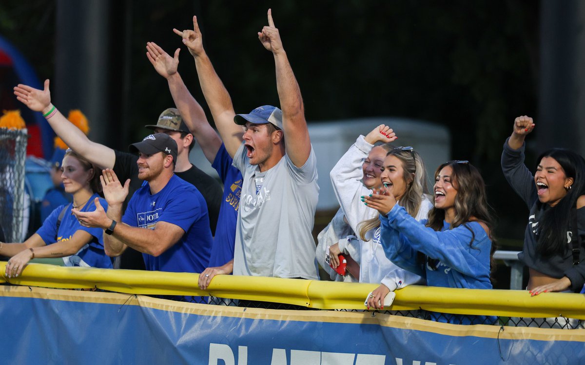 𝘾𝙤𝙥𝙚 𝙎𝙩𝙖𝙙𝙞𝙪𝙢 𝙫𝙞𝙗𝙚𝙨

📸: unknews.unk.edu/2024/09/07/pho…