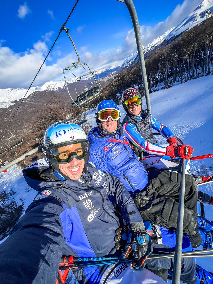 vmuffatjeandet's tweet photo. Bien llegado ❄️🇦🇷 Vamos por un mes en invierno ⛷️❤️🤩 #ElPuebloUnido #Tostado #Submarino #PizzaAmericana #SkiEatSleepRepeat #RacingIsLife #TeamDav 👊 https://t.co/WwaAB5wW3x
