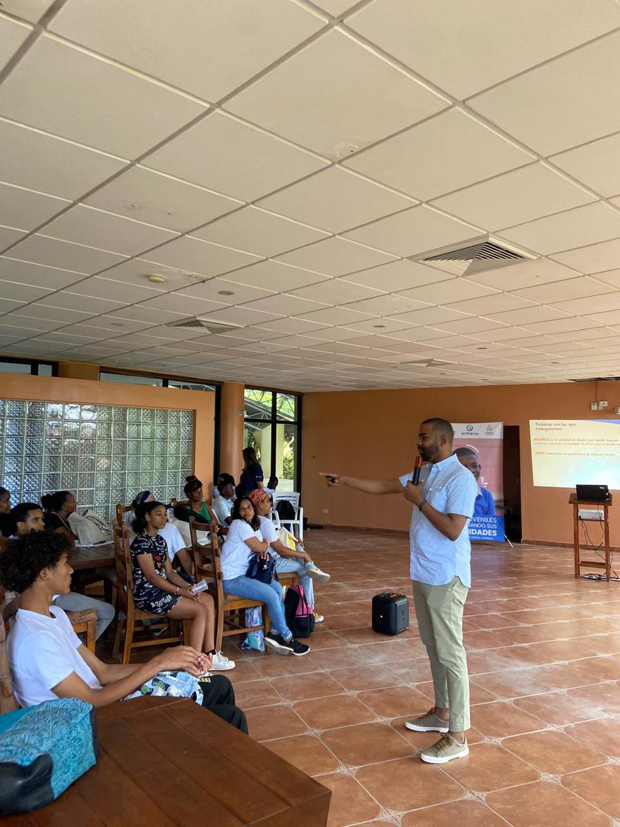 MaxxOG's tweet image. El ayudar a la gente para hacer crecer sus emprendimientos y negocios, me llena de gran satisfacción cada día. #FundacionReservas