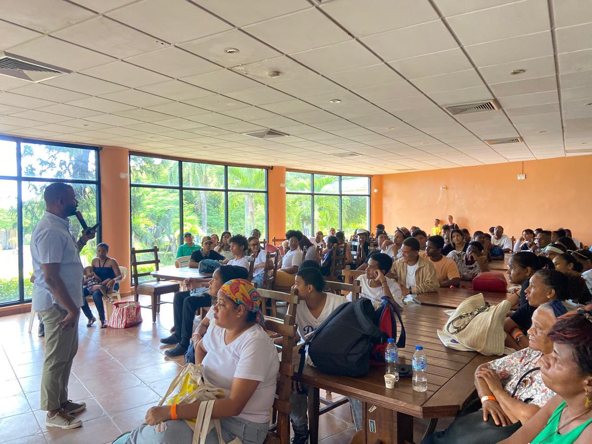 MaxxOG's tweet image. El ayudar a la gente para hacer crecer sus emprendimientos y negocios, me llena de gran satisfacción cada día. #FundacionReservas