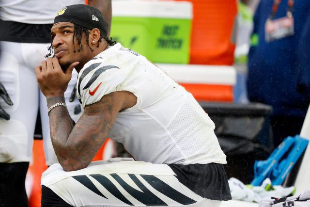 MLFootball on X: "NEWS: #Bengals star Ja'Marr Chase was EXTREMELY ANGRY  after another another failed drive, slamming his helmet down on the  sideline. 👀 https://t.co/2e1qhY9cDv" / X