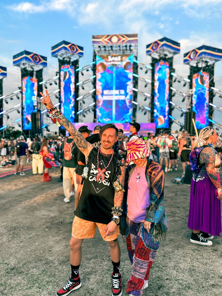 lill_kayy's tweet photo. i miss my fwiends &amp; sexy bass music

🥺🧚‍♂️🪱✨🏜️ https://t.co/MZb3Q9SHzp