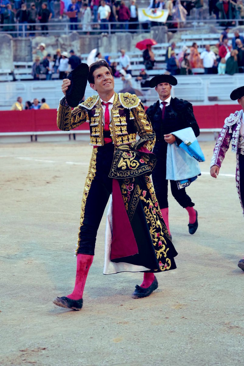 📍Arles
Vuelta tras petición de oreja para Máxime en el sexto