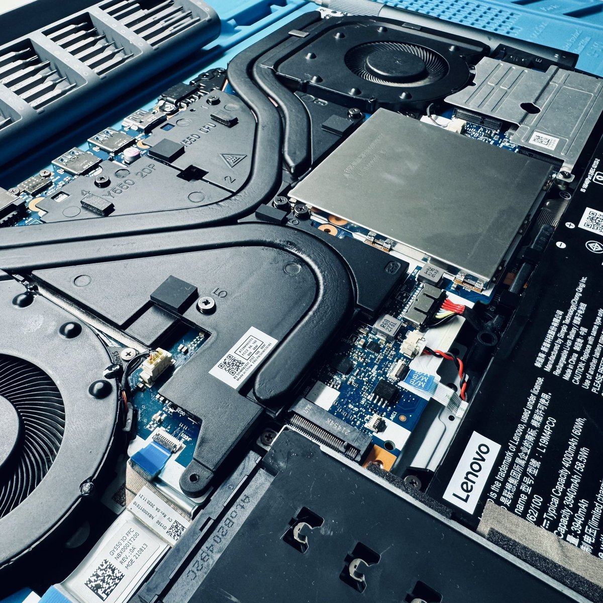 impossible_fix's tweet photo. Reballing the South Bridge chip and cleaning the cooling system of the Lenovo Legion 5 (15IMH6) laptop.
#lenovo #laptop #notebook #gaming #repair #motherboard #mainboard #reballing #mood #vibe https://t.co/DVSv7OAfkg