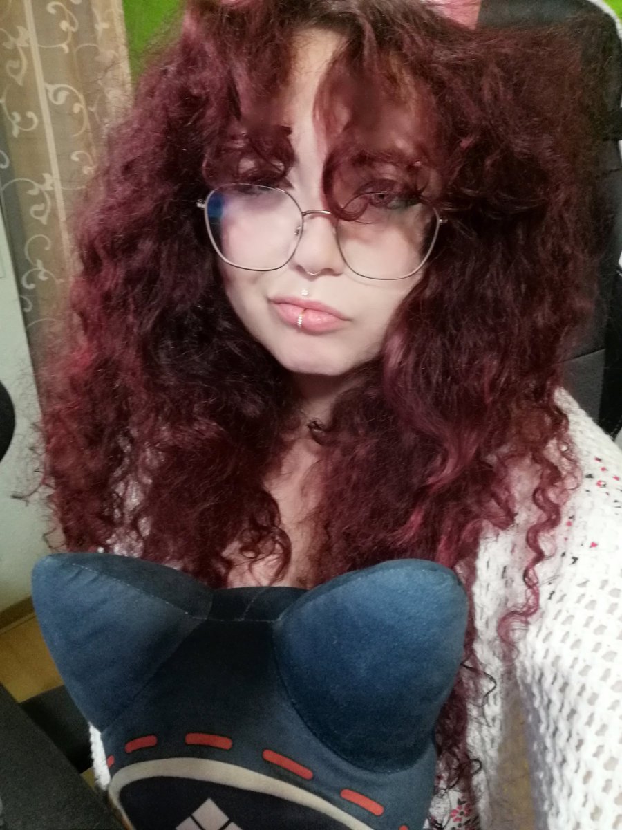 AnniOrchid's tweet photo. Spoiler: Es hat was mit #Palicos zutun. Heute schauen wir wieder in #MonsterHunterRise von @CAPCOM_Germany und sorgen für Frieden und schicke Rüstungen ❤️😂
@DEMonsterHunter ❤️
#twitch #twitchDE #capcomgermany https://t.co/XBUmuEpFA7