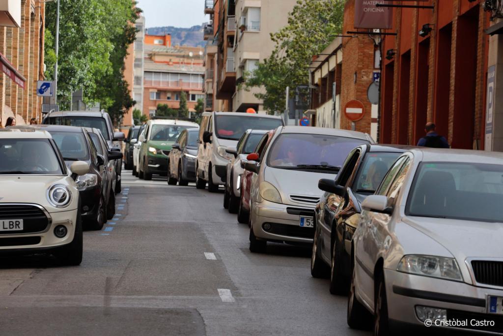 MonTerrassa's tweet photo. Terrassa crida a reduir al màxim el cotxe per dur els infants a l’escola https://t.co/M7tyEWk61f https://t.co/Bu3w7i2PiA