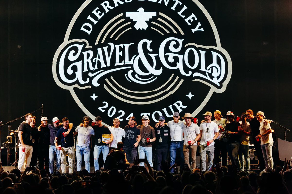 PredsNHL's tweet photo. Feels like gold ✨

Thanks for having the boys out last night @DierksBentley! https://t.co/2GmR9jyqOC