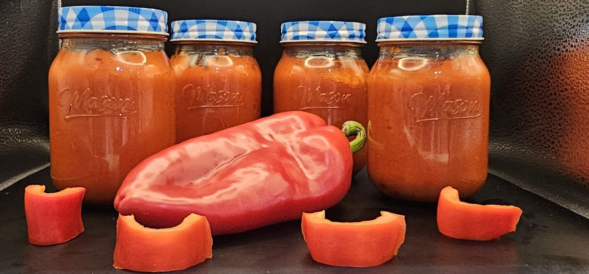 ChefAnoush's tweet image. How to make red bell pepper paste 🌶😋
youtu.be/SRJtjmikiK4