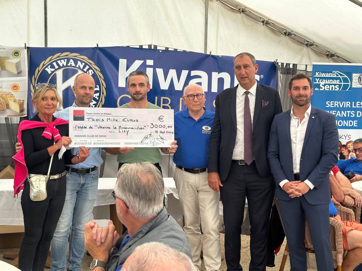 JulienOdoul's tweet photo. 🏌️J’ai remis avec plaisir des lots de l’@AssembleeNat aux participants de la 9ème édition du « #Golf de l’espoir » à #Lixy ! 

👏🏻 Bravo au @Kiwanis de #Sens et au @KiwanisYcaunae pour ce tournoi qui a permis de récolter des fonds au profit de la recherche contre la mucoviscidose. https://t.co/KIeJ4nJS4I