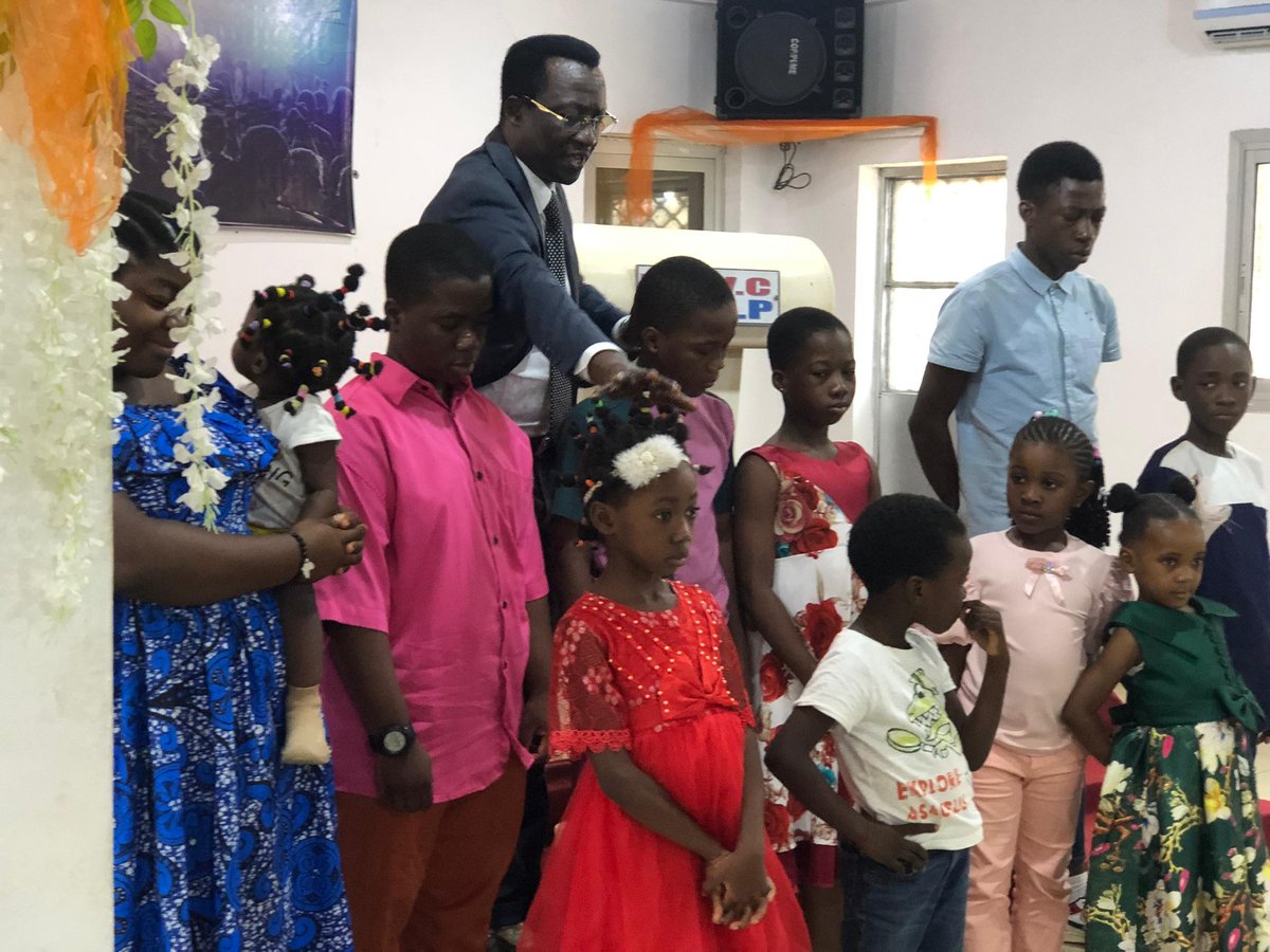 CiapKotto's tweet photo. Fin de la semaine des enfants.
Nous avons recommandé nos enfants à Dieu pour cette rentrée scolaire.
#rentree2024 #eglise #famille #piwc #Jesus #rentreescolaire #enfants https://t.co/CXPIGq7SiB