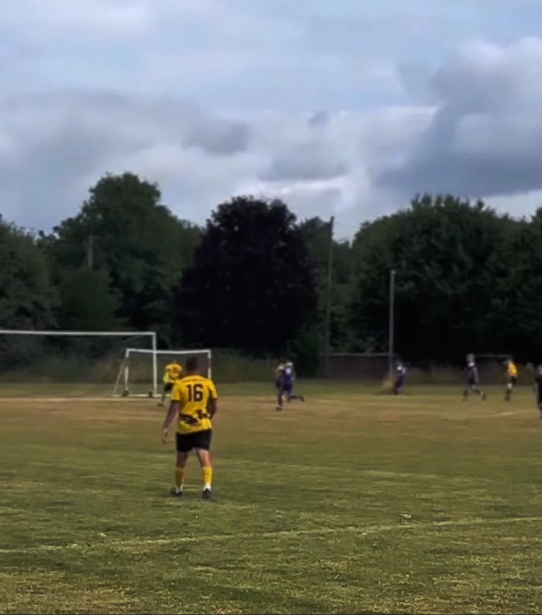 SpiresAthletic's tweet image. First league game- 
Spires 4-1 Lavis FC
An all round solid performance for 90 minutes from each player. Didn’t stop working throughout and the result shows!
A brace from Macauley Chamberlain and Jack Angell 
A great battle between the teams sees us take home 3 points!