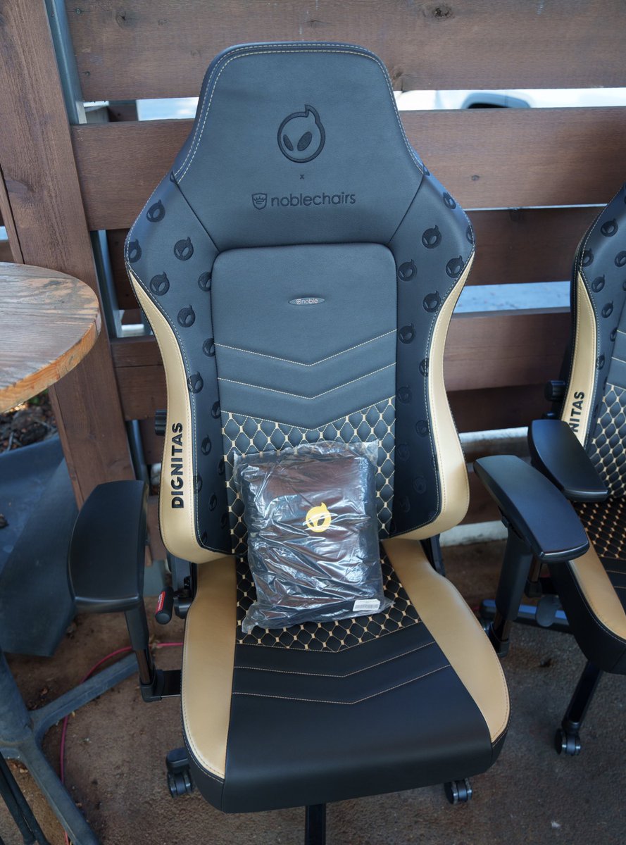 We’re giving away 2 NOBLECHAIRS HERO DIGNITAS EDITION at FNCS Finals

Like
Retweet
Follow <a href="/dignitas/">Dignitas</a> and <a href="/noblechairs/">noblechairs</a> 

Winner will be picked during game 12
Must be at the Finals to win