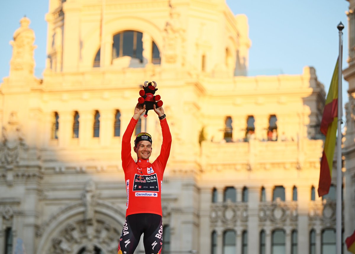 👑 Primož Roglič 👑

What a ride from <a href="/rogla/">Primož Roglič</a> who reigned supreme and took his 4️⃣th win at <a href="/lavuelta/">La Vuelta</a> 🤩

Hats off to Ben O'Connor who finished second 🥈 and <a href="/EnricMasNicolau/">Enric Mas Nicolau</a> in third 🥉

#LaVuelta24